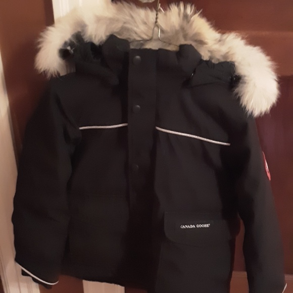 one left!! Unisex Canada Goose black winter jacket - Picture 5 of 5